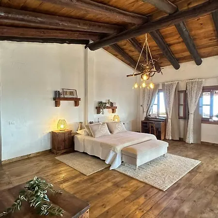 Casa Del Tanque Chalet *